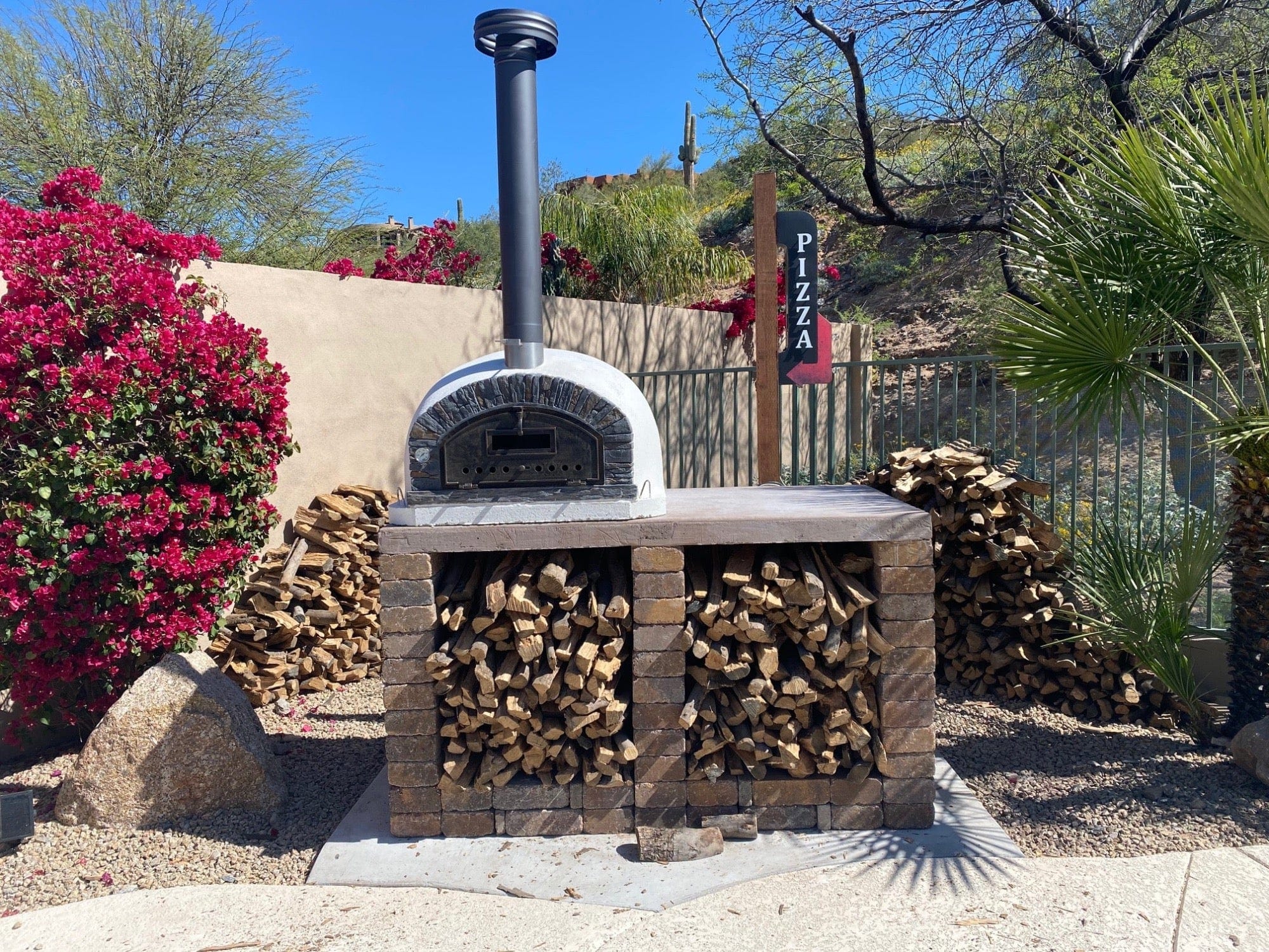 Authentic Pizza Ovens 'Buena Ventura Preto’ Premium Wood-Fired Pizza Oven / Handmade, Brick, Stacked Stone, Bake, Roast / BUENAB