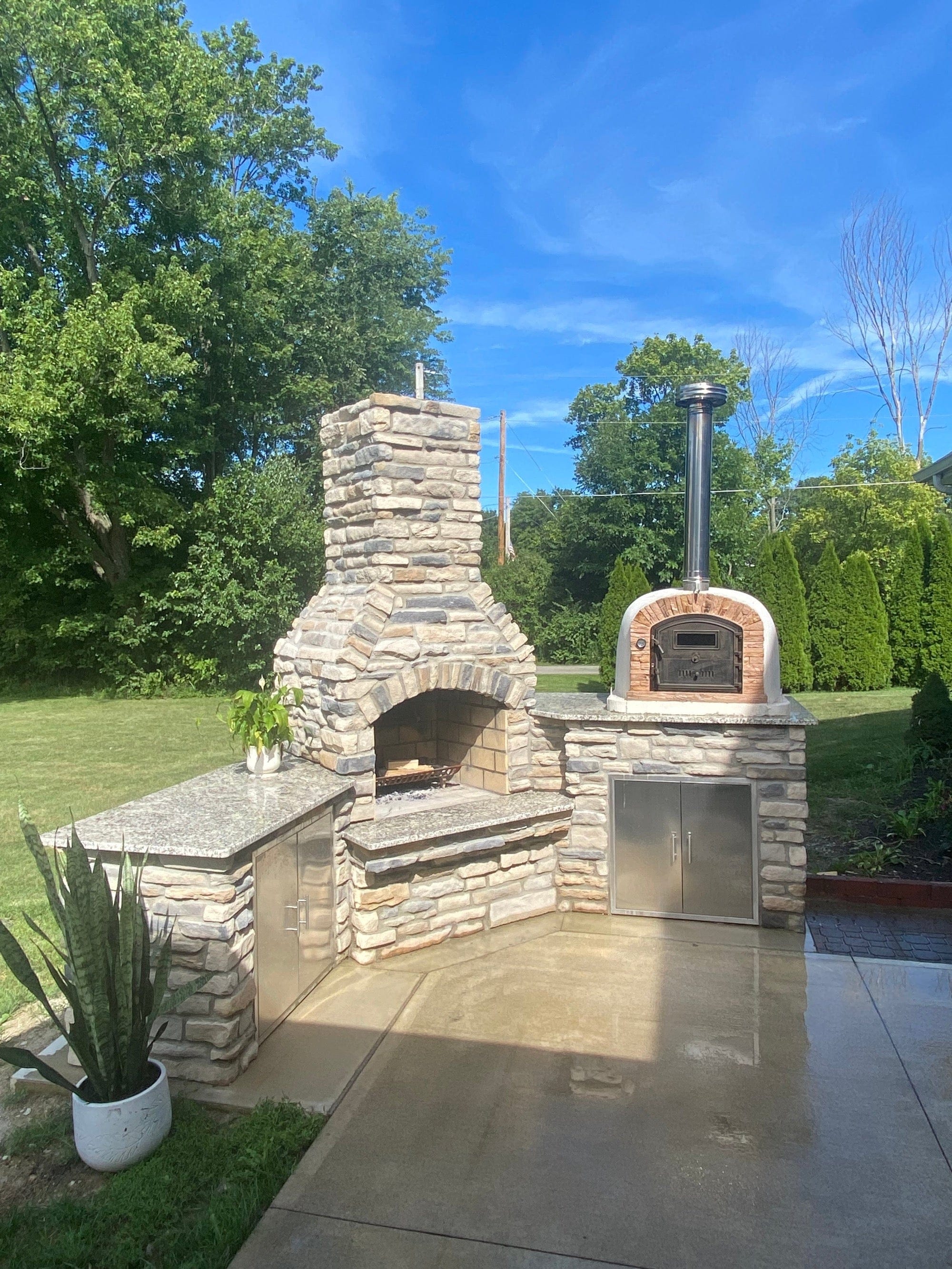 Authentic Pizza Ovens ‘Ventura Sierra’ Premium Wood-Fired Pizza Oven / Handmade, Brick, Stacked Stone, Bake, Roast, Rotisserie  / VENTR